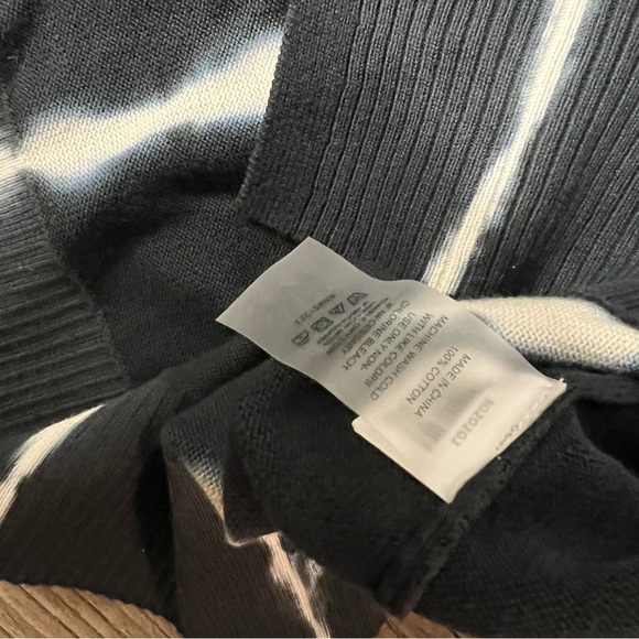 VINCE CAMUTO Women’s Small Rich Black Spring Safari Boat Neck Tie-Dyed Sweater - Picture 6 of 6